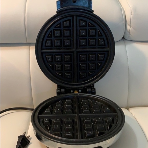 Waffle Maker - Picture 5 of 16